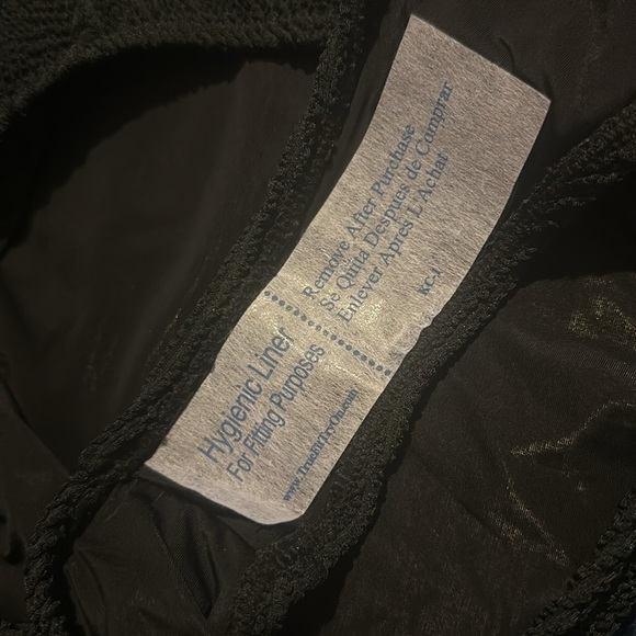 Good American
Always Fit One Piece black S/M - Picture 11 of 12